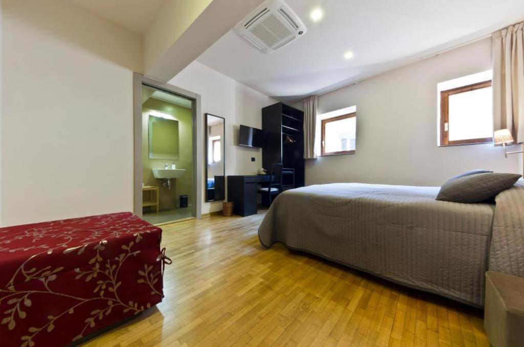Superior Double or Twin Room,207614671:JPEG